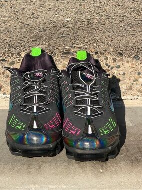 Nike Vapormax Black Iridescent Athletic Shoes with Neon Green and Pink Accents